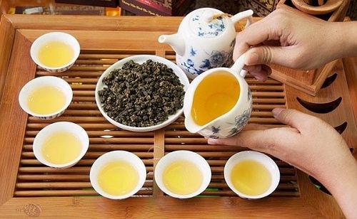 Trà Ô Long – một trong các loại trà để pha chế trà sữa cơ bản.