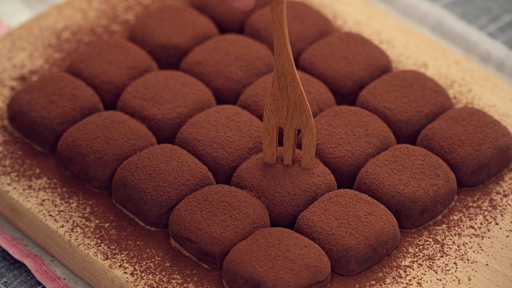 Cách làm chocolate truffle từ cacao và sữa đặc