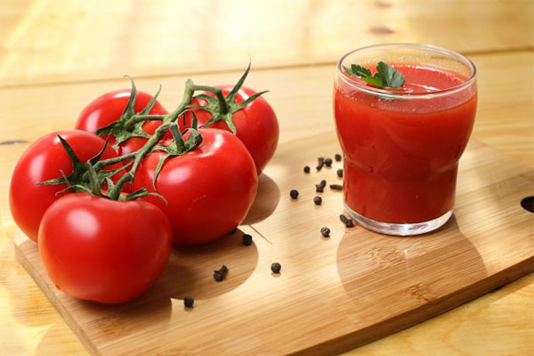 uống nước ép cà chua lúc nào là tốt nhất